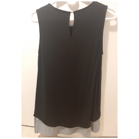 Top - Picture 2 of 3